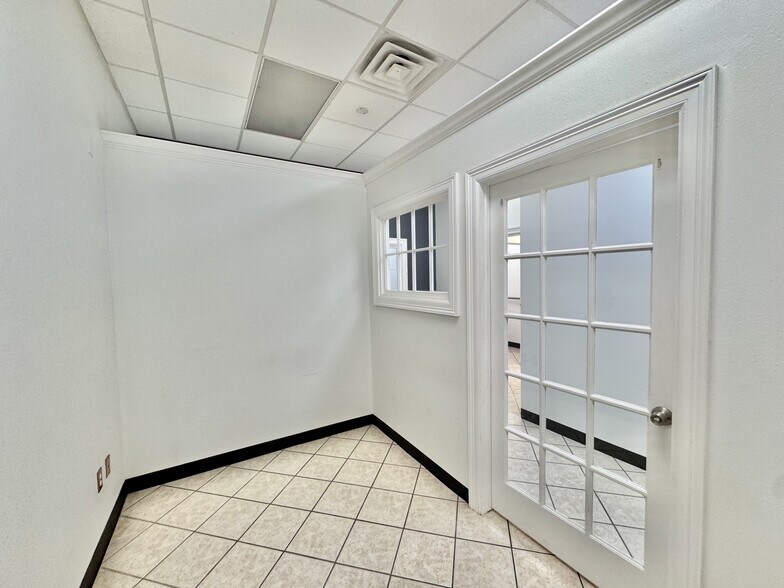 More Photos Of 1400 N Westgate Dr, Weslaco Unknown For Lease