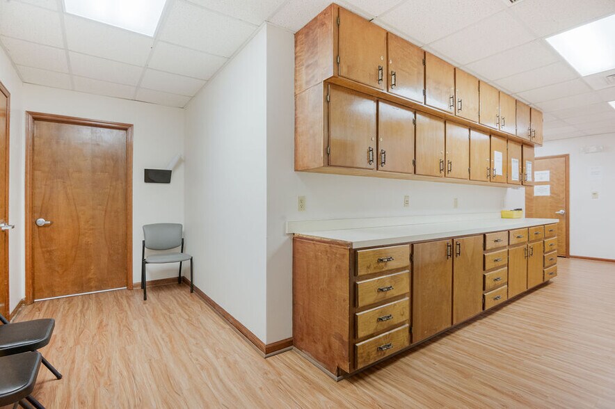 More Photos Of 231 Memorial Dr, Jacksonville Medical For Sale