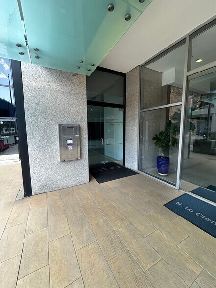 More Photos Of 50 N La Cienega Blvd, Beverly Hills Coworking Space