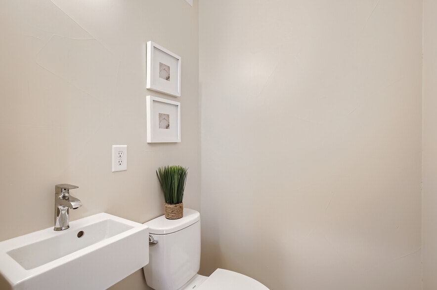 More Photos Of 2323 S High St, Denver Apartments For Sale