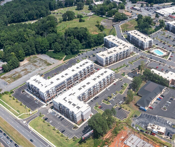 More Photos Of 2555 Cobb Pky, Kennesaw Apartments For Lease