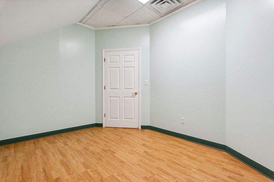 More Photos Of 43 Office Park Dr, Jacksonville Medical For Lease