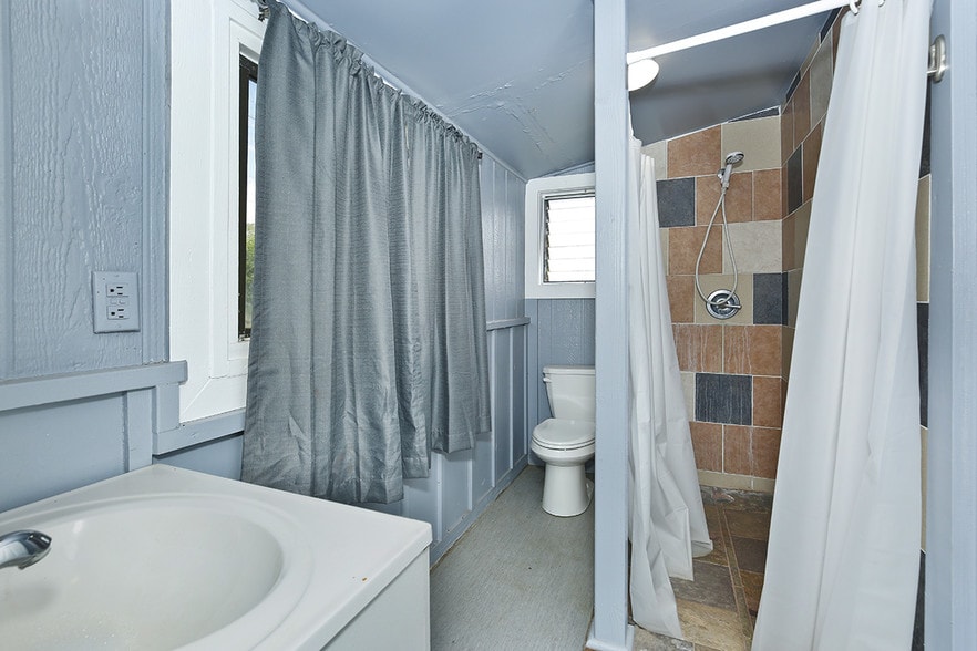 More Photos Of 67-456 Goodale Ave, Waialua Freestanding For Sale