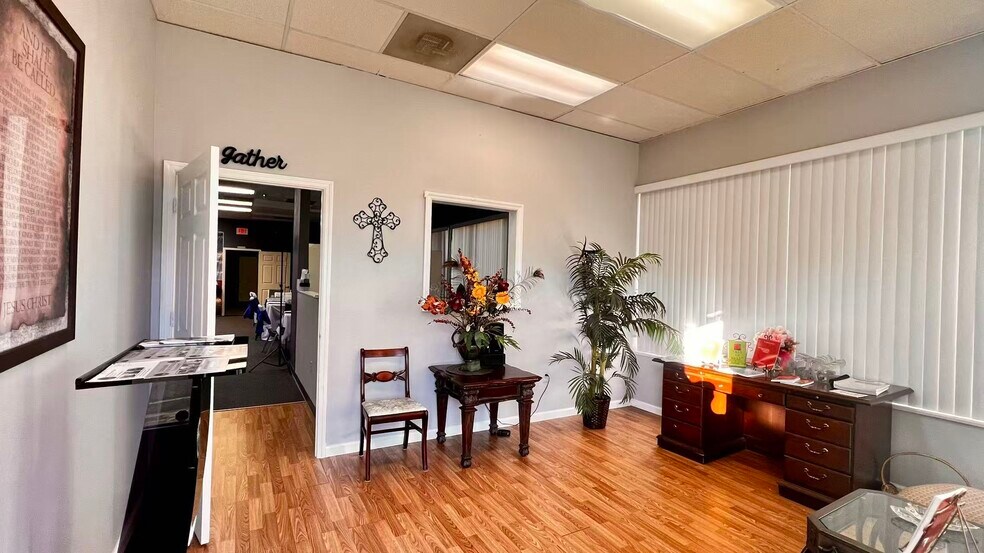More Photos Of 1602-1670 W Airport Blvd, Sanford Unknown For Lease