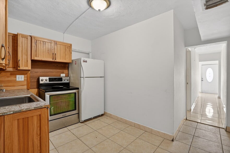 More Photos Of 5925 SW 64th St, South Miami Multifamily For Sale