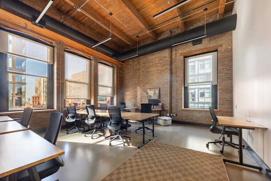 More Photos Of 1101 W Lake St, Chicago Office For Sale