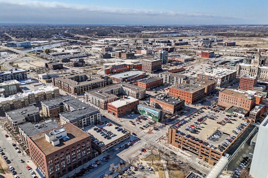 More Photos Of 120 2nd Ave, Des Moines Office For Sale
