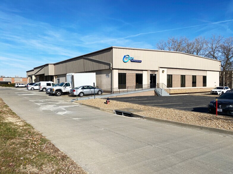 Primary Photo Of 11600-11630 W 85th St, Lenexa Warehouse For Sale