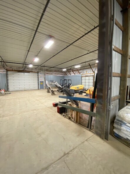 More Photos Of 9840 S 27th St, Oak Creek Industrial For Sale