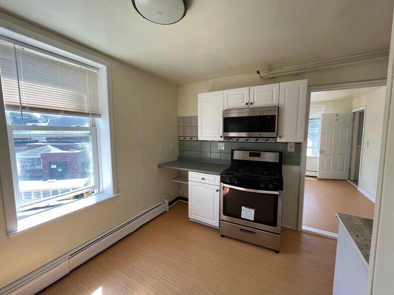 More Photos Of 4-6 John St, Waterbury Apartments For Sale