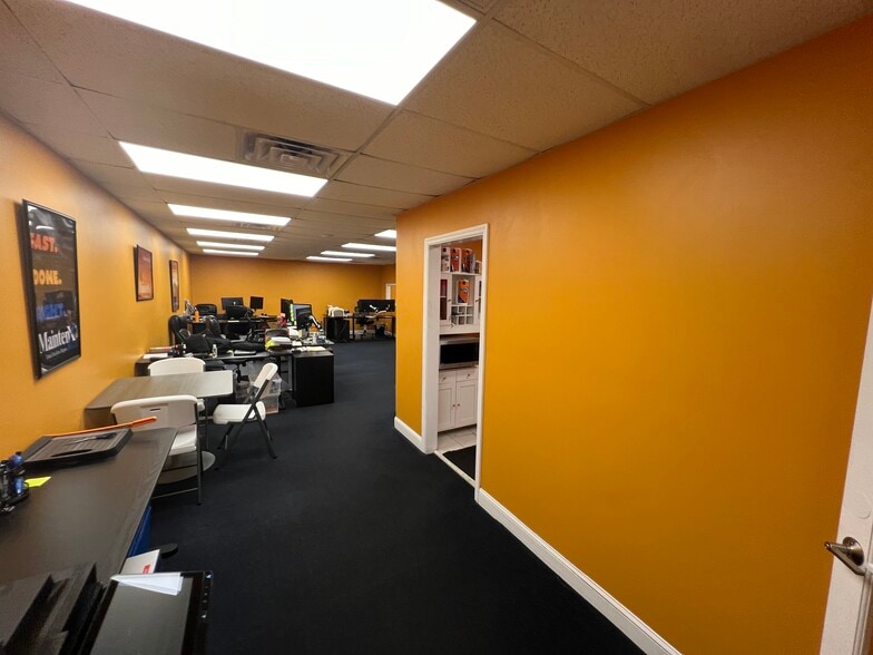 More Photos Of 5208 St Paul St, Tampa Industrial For Sale