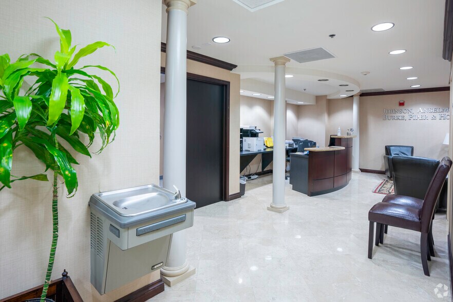 More Photos Of 2455 E Sunrise Blvd, Fort Lauderdale Loft Creative Space For Lease