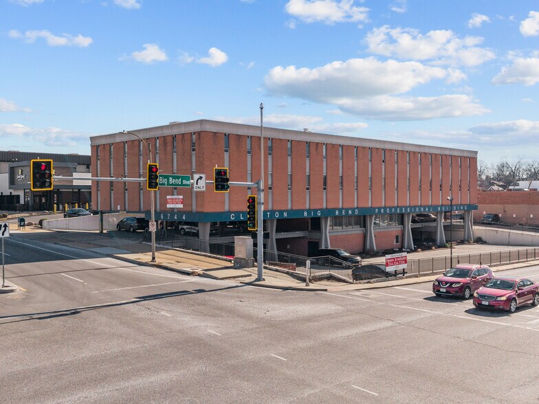 More Photos Of 6744 Clayton Rd, Richmond Heights Medical For Sale