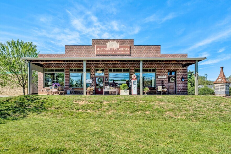 Primary Photo Of 2821 W Main St, Salem General Retail For Sale