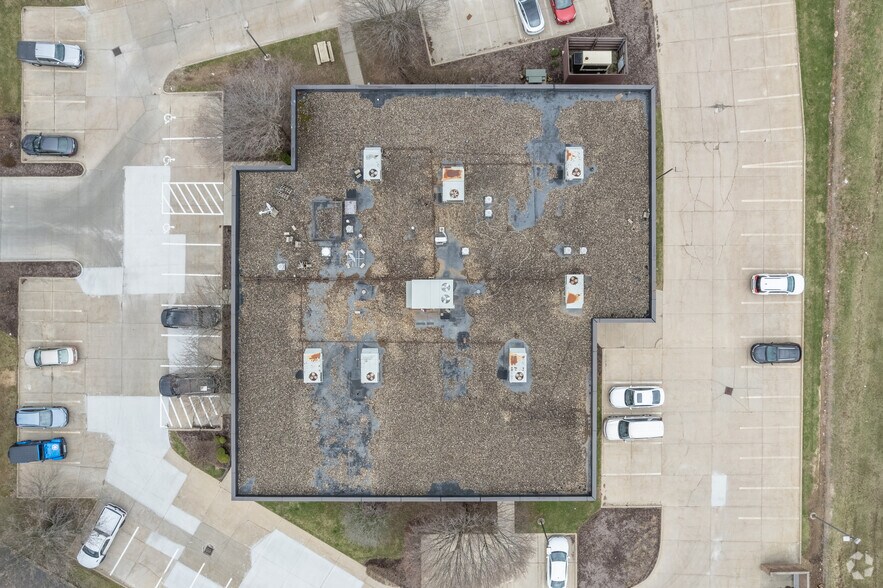 More Photos Of 1575 Corporate Woods Pky, Uniontown Office For Lease