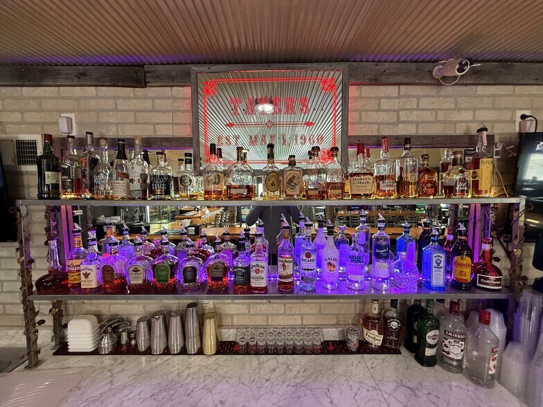 More Photos Of 1917 Old Main St, Maysville Specialty For Sale