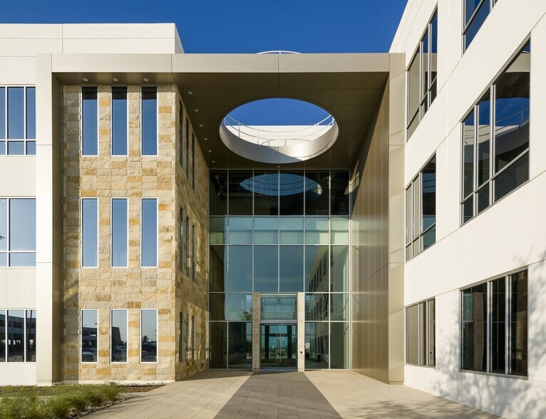 More Photos Of 8840 Cypress Waters Blvd, Coppell Office Residential For Lease