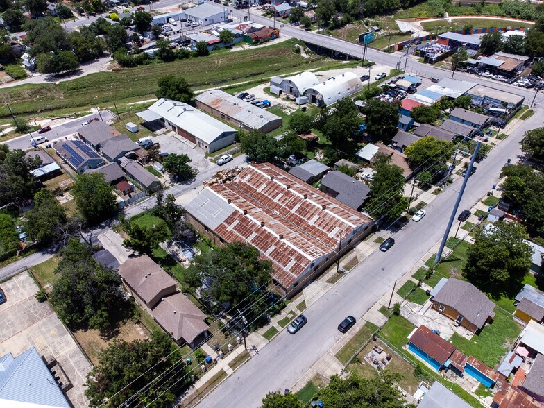 More Photos Of 1124 Delgado St, San Antonio Warehouse For Sale