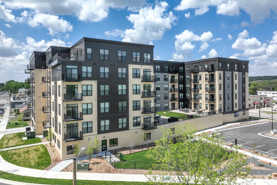 More Photos Of 28 7th St NE, Rochester Apartments For Sale