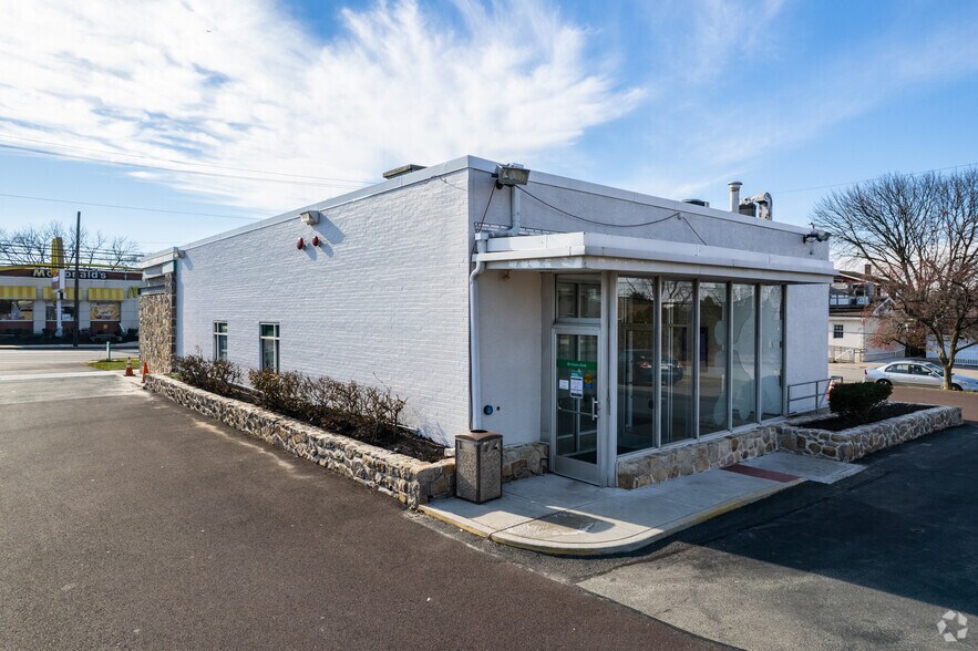 More Photos Of 200 W Ridge Pike, Conshohocken Unknown For Lease