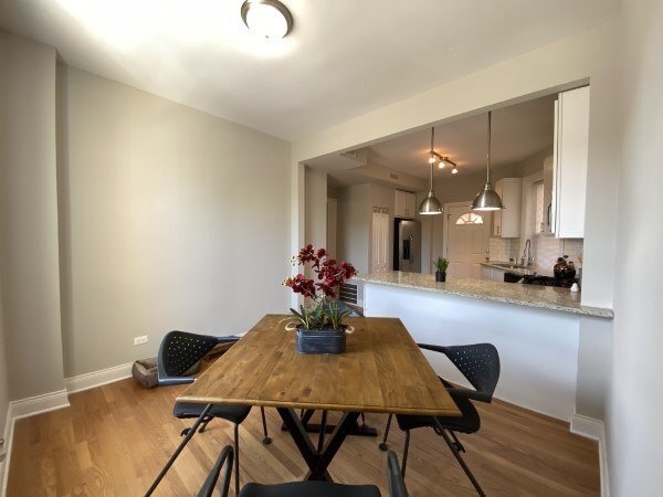 More Photos Of 4401-4403 N Clark St, Chicago Apartments For Lease