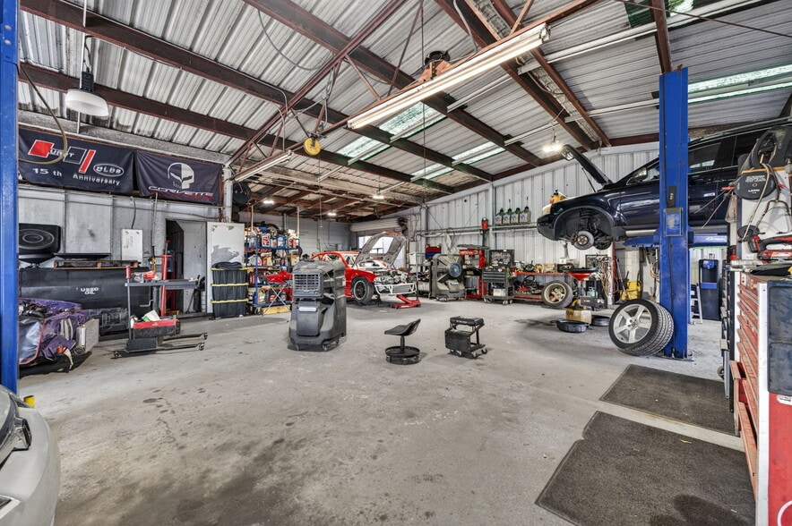 More Photos Of 800-806 W Sr 434, Longwood Auto Repair For Sale