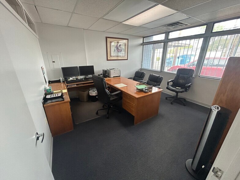More Photos Of 506 E Camelback Rd, Phoenix Office For Sale