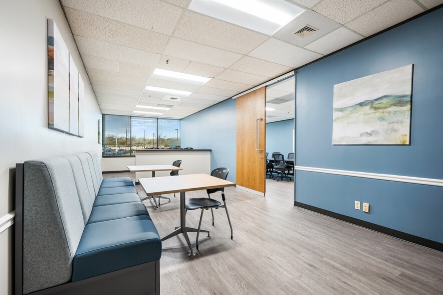 More Photos Of 85 NE Loop 410, San Antonio Office For Lease