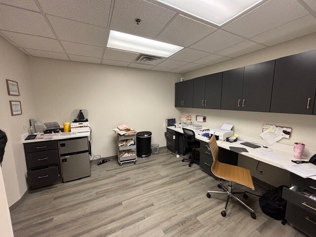 More Photos Of 8119 Isabella Ln, Brentwood Medical For Lease