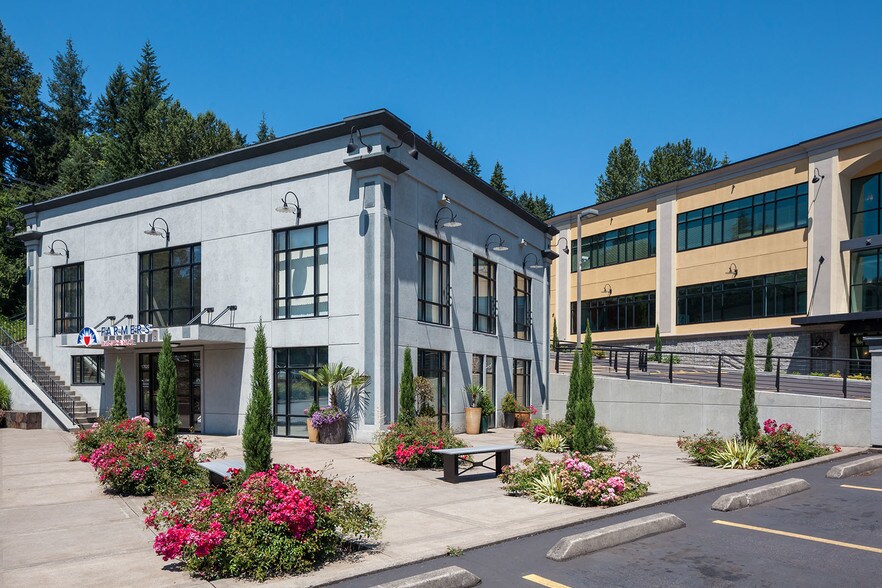 More Photos Of 17050-17120 Pilkington Rd, Lake Oswego Office For Lease