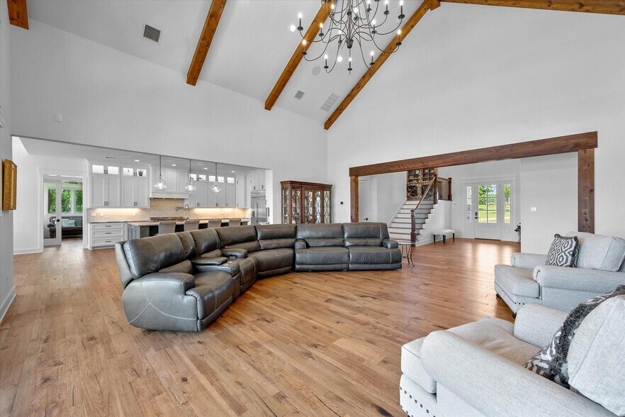 More Photos Of 121 Elm, Kerens Lodge Meeting Hall For Sale