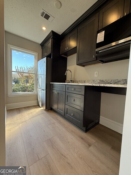 More Photos Of 1165 Cedar Shoals Dr, Athens Loft Creative Space For Sale