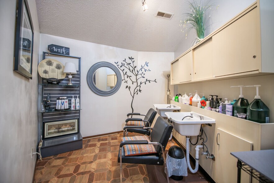 More Photos Of 411 W Canal St, Malvern General Retail For Sale