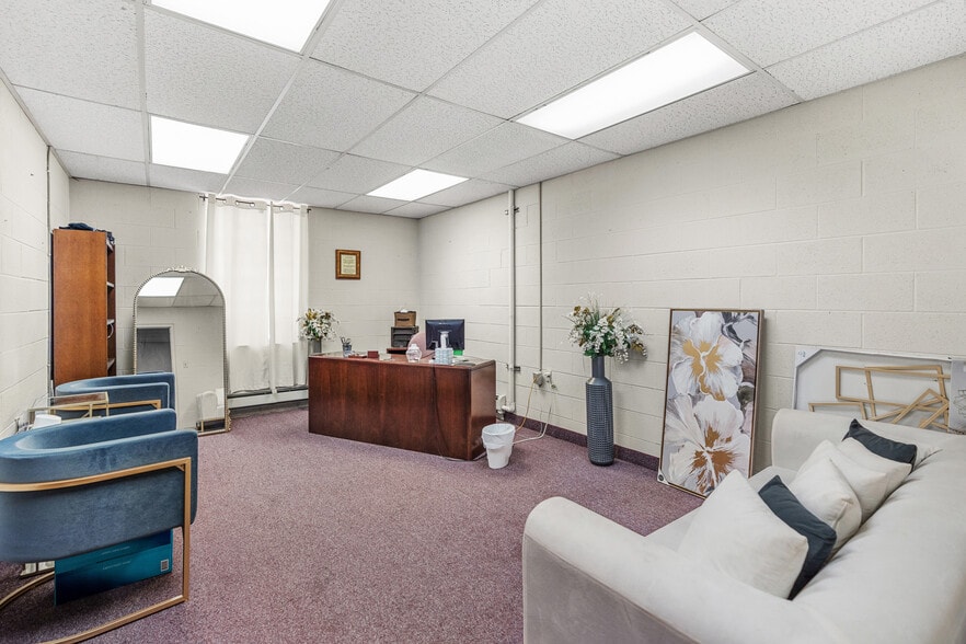 More Photos Of 6202 Dupont St, Flint Religious Facility For Sale
