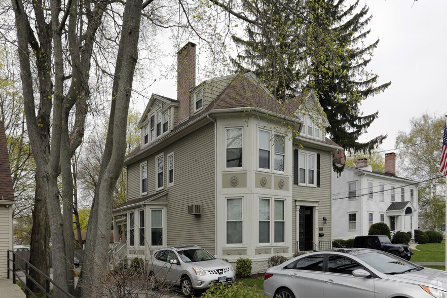More Photos Of 2083 Main St, Stratford Office For Sale
