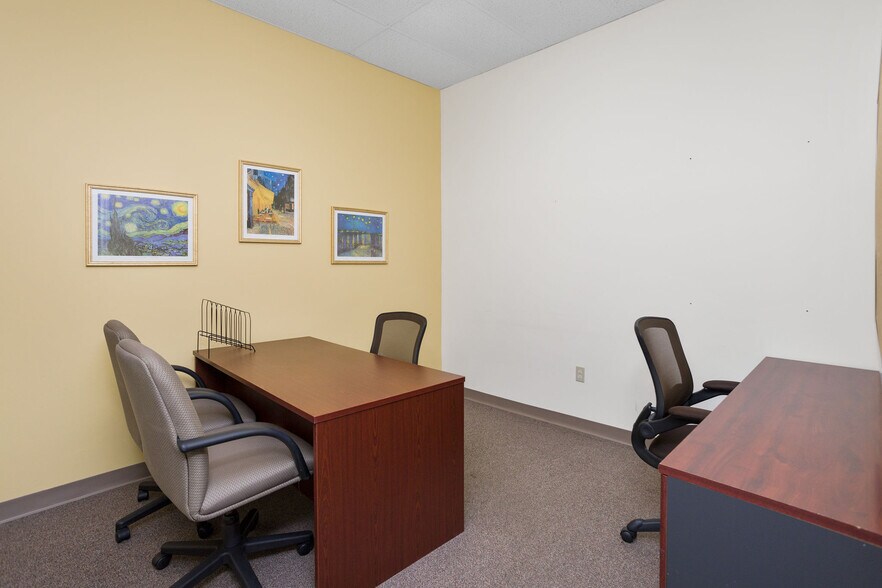 More Photos Of 1702 Mount Holly Rd, Burlington Freestanding For Lease