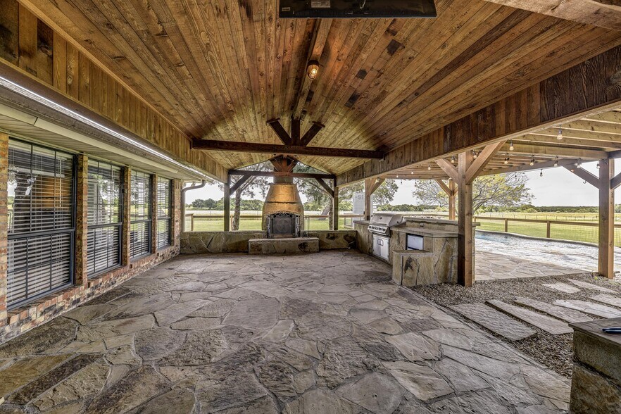 More Photos Of 622 Darwin Rd, Sunset Land For Sale