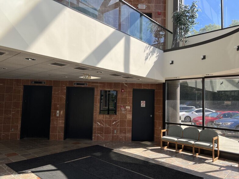 More Photos Of 500 E Main St, Branford Medical For Lease