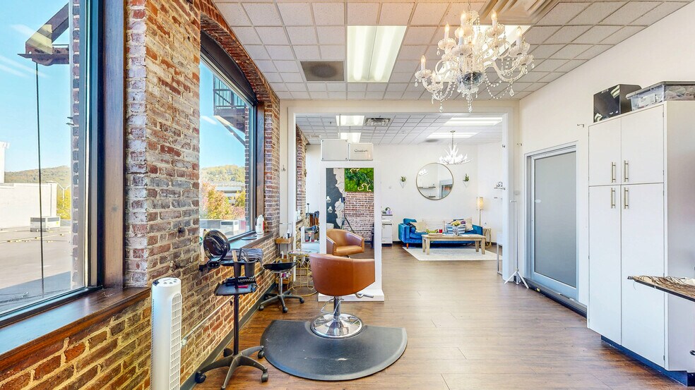 More Photos Of 124 College St, Asheville Office Residential For Sale