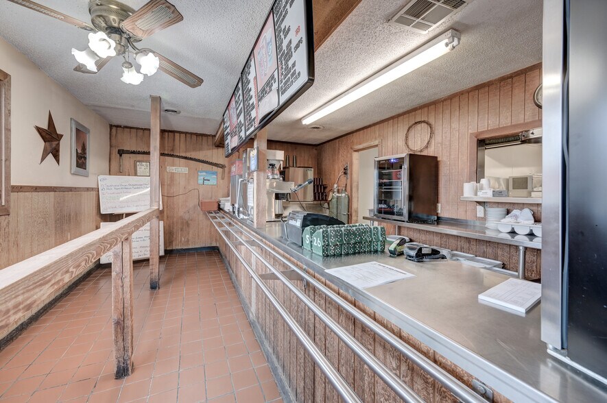 More Photos Of 2447 Military Ave, Baxter Springs Restaurant For Sale
