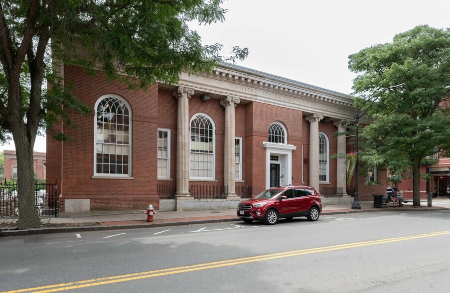 More Photos Of 47 Pleasant St, Northampton Office For Lease