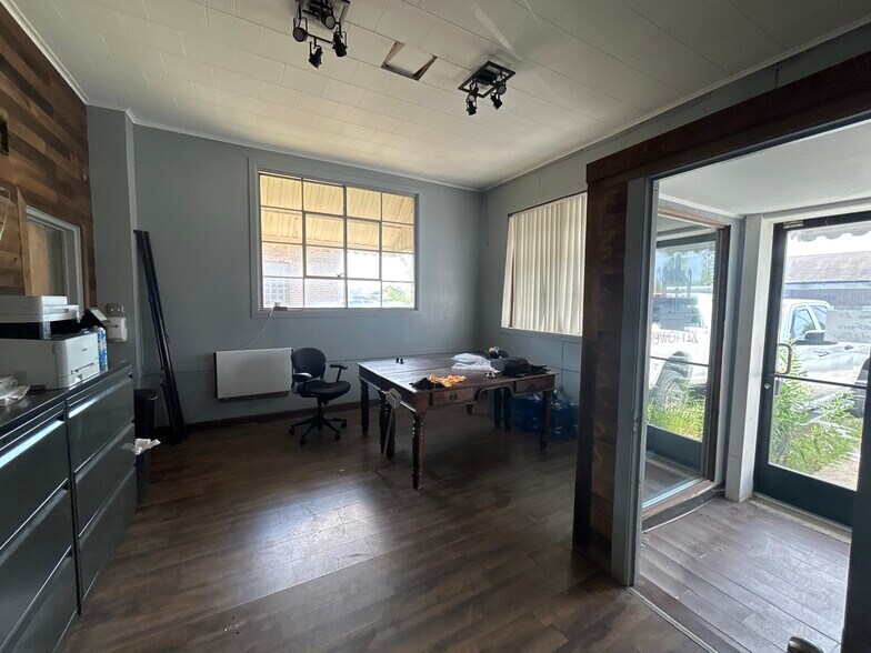 More Photos Of 6020 Dahlin Drive, Skokie Industrial For Sale