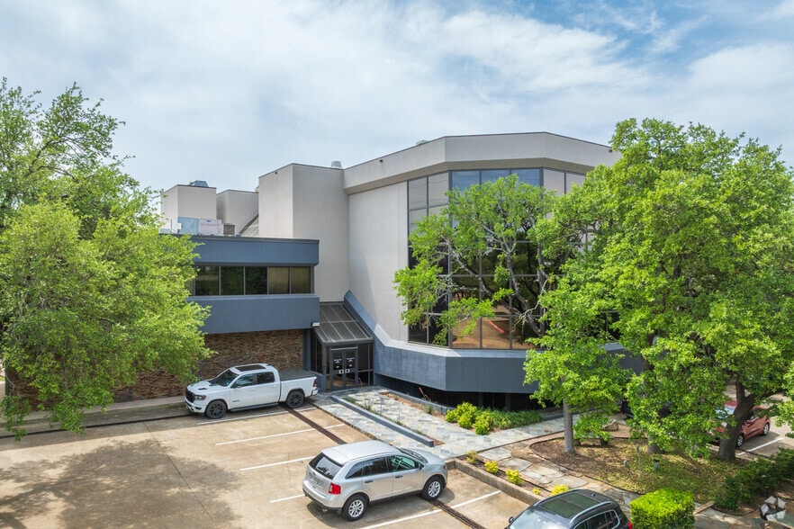 More Photos Of 11130 Jollyville Rd, Austin Office For Lease