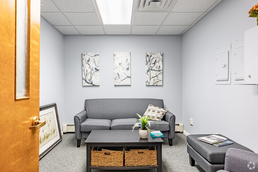 More Photos Of 156-158 Orange Ave, Walden Office For Sale