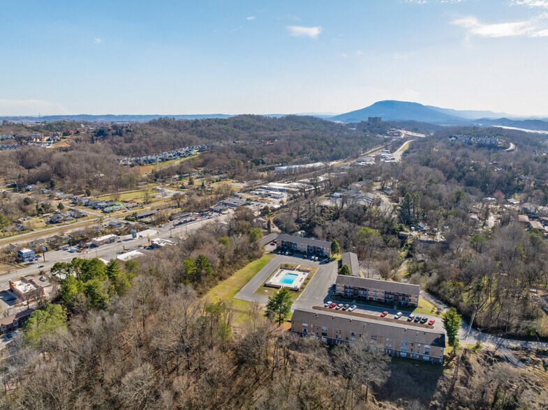 More Photos Of 300 W Midvale Ave, Chattanooga Apartments For Sale