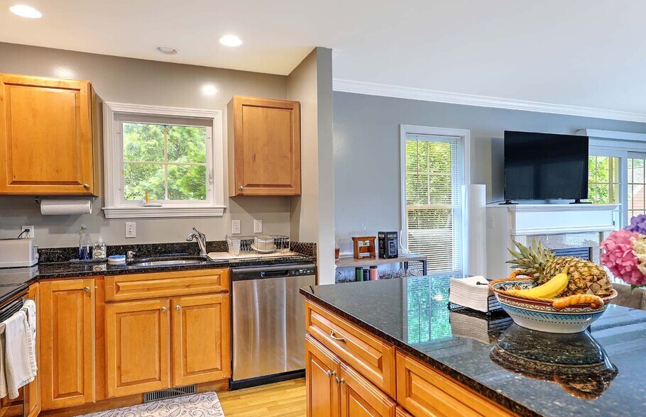 More Photos Of 183-191 Washington Rd, Barrington Apartments For Sale