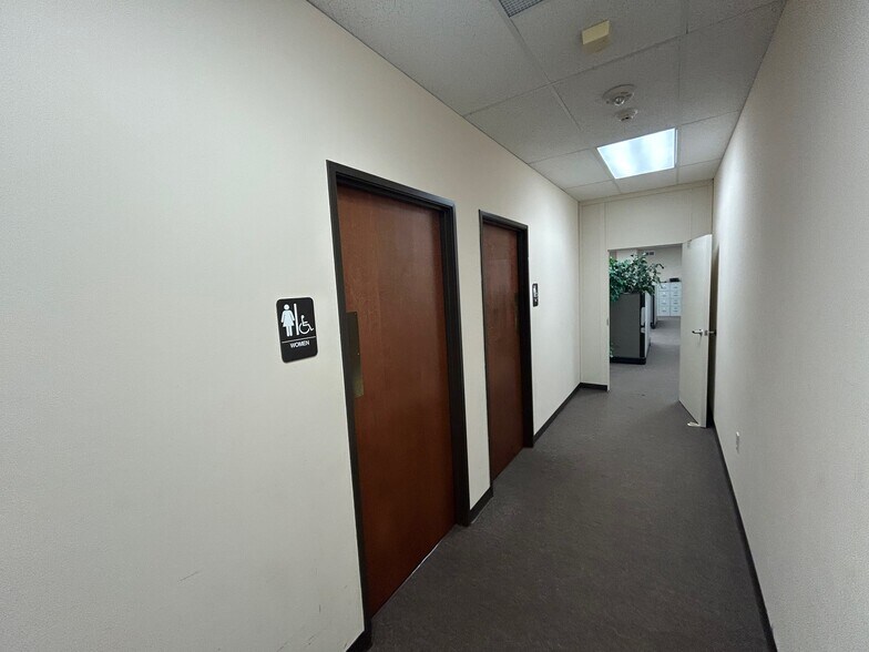 More Photos Of 801-815 Greenview Dr, Grand Prairie Unknown For Lease