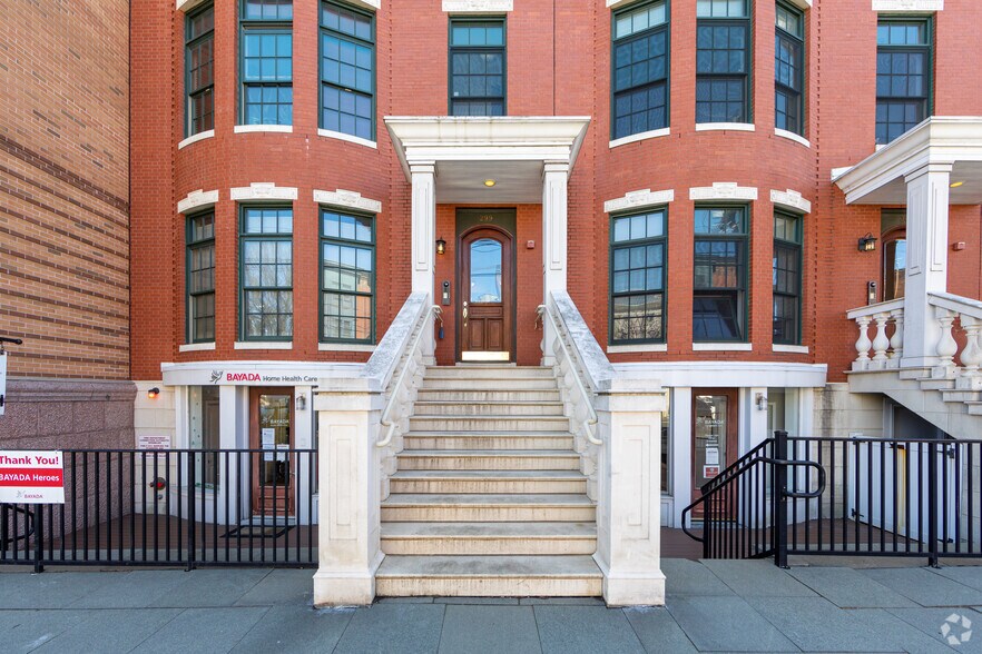 More Photos Of 299-307 Grand St, Jersey City Apartments For Lease