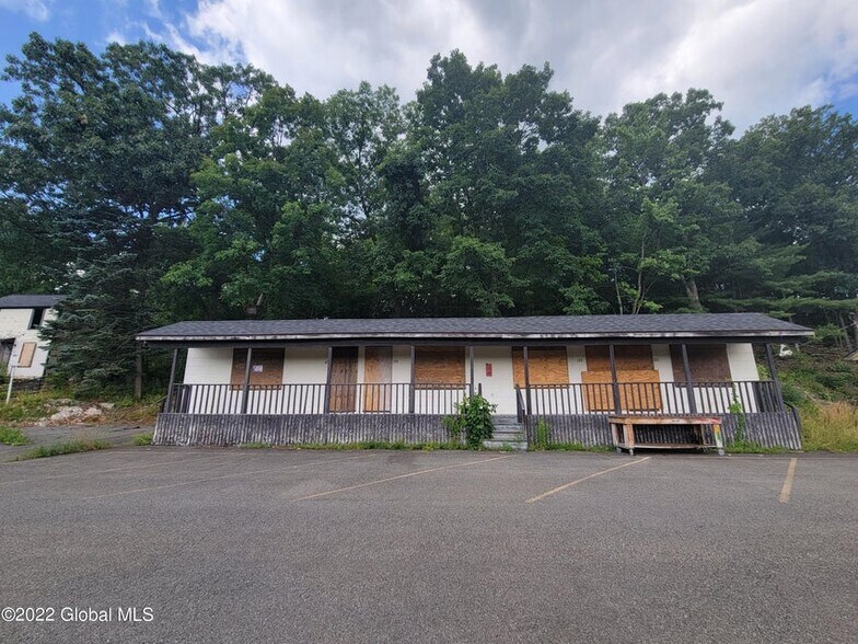 More Photos Of 9071 US Route 9W, Athens Hotel For Sale
