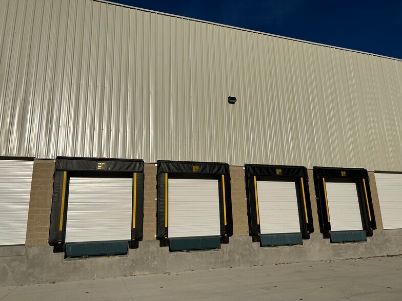 More Photos Of 6441 Ladd Ave, Louisville Industrial For Sale